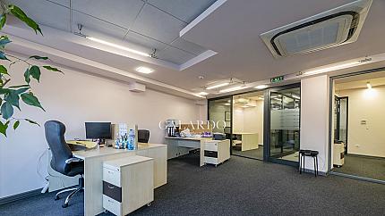 Офис с тераса в сграда клас А