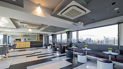 Офис с тераса в сграда клас А