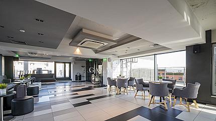 Офис с тераса в сграда клас А