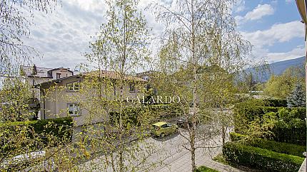 Светъл и просторен двустаен апартамент под наем