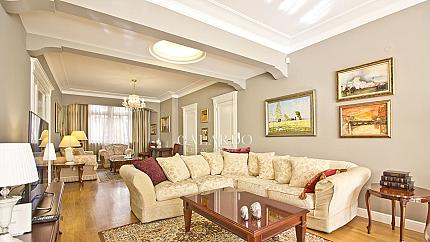 Тристаен апартамент на бул. Витоша