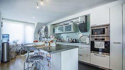 Уникален многостаен апартамент на две нива със спиращи дъха гледки към Южен парк, Витоша и София