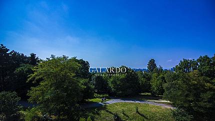 Уникален многостаен апартамент на две нива със спиращи дъха гледки към Южен парк, Витоша и София