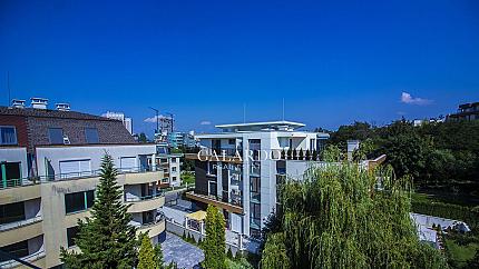 Уникален многостаен апартамент на две нива със спиращи дъха гледки към Южен парк, Витоша и София