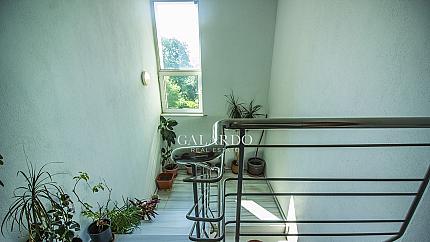 Уникален многостаен апартамент на две нива със спиращи дъха гледки към Южен парк, Витоша и София