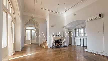 Уникална къща на топ център - паметник на културата