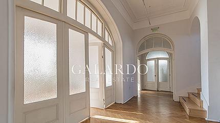 Уникална къща на топ център - паметник на културата