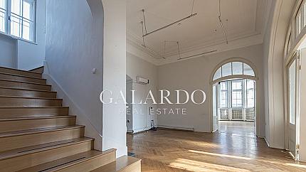 Уникална къща на топ център - паметник на културата