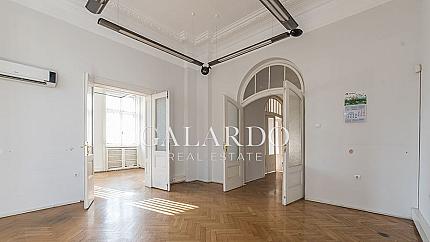 Уникална къща на топ център - паметник на културата