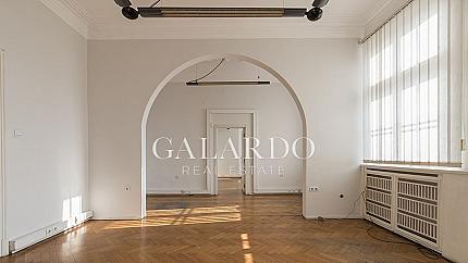 Уникална къща на топ център - паметник на културата