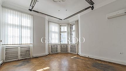 Уникална къща на топ център - паметник на културата