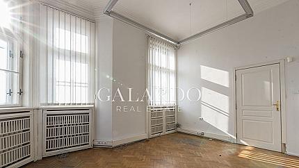 Уникална къща на топ център - паметник на културата