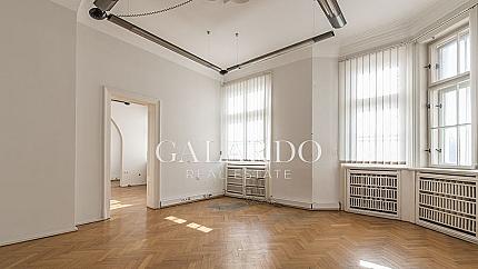 Уникална къща на топ център - паметник на културата