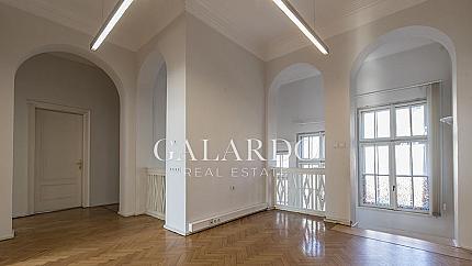 Уникална къща на топ център - паметник на културата