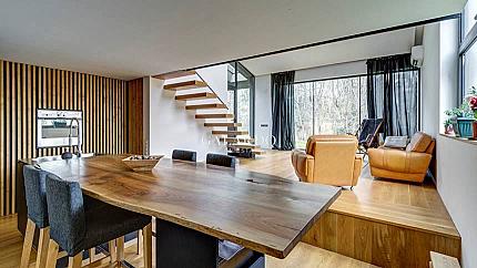 Дизайнерска къща под наем във в.з. Бункера