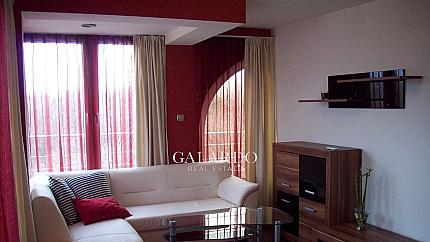 Слънчев апартамент в кв. Лозенец