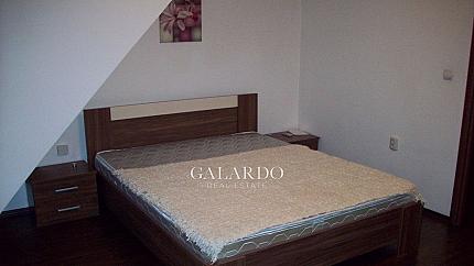 Слънчев апартамент в кв. Лозенец