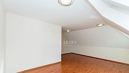 Stylishly finished house in a gated complex in Simeonovo