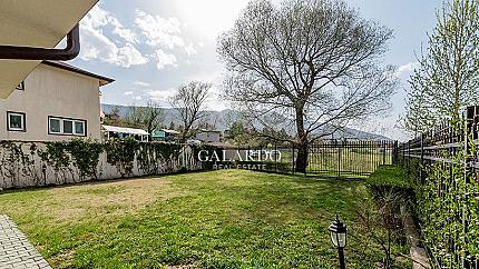Stylishly finished house in a gated complex in Simeonovo