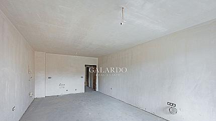 Тристаен апартамент в квартал Христо Смирненски