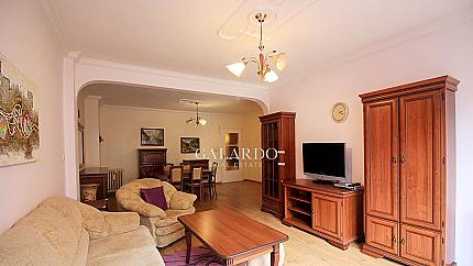 Тристаен апартамент на Докторска градина