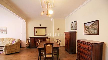 Тристаен апартамент на Докторска градина