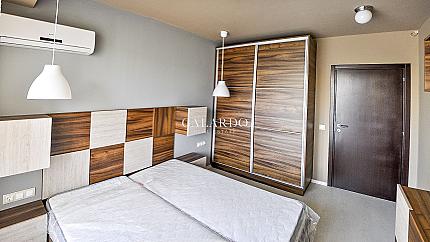 Tристаен апартамент в нова сграда в Студентски град