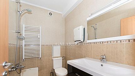 Просторен офис в бизнес център до бул. "ген. Иван Гешов"