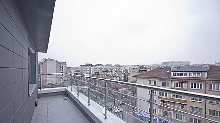 Офис в представителна сграда в централните части на София