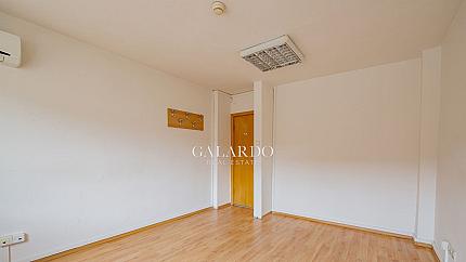 Офис в бизнес сграда в идеален център