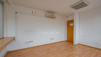 Офис в бизнес сграда в идеален център