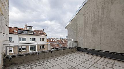 Офис в бизнес сграда в идеален център