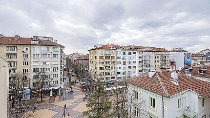 Офис в бизнес сграда в идеален център