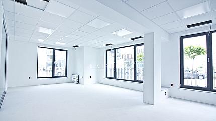 Самостоятелна нова офис сграда до Метростанция Сердика