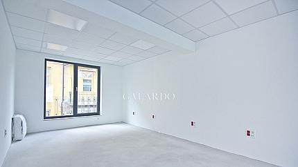 Самостоятелна нова офис сграда до Метростанция Сердика