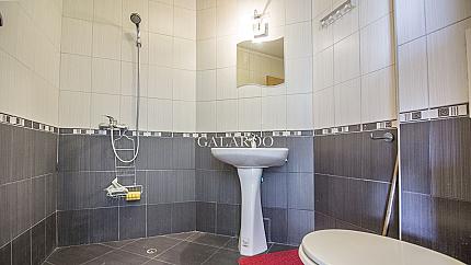 Панорамен четиристаен апартамент в Център