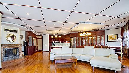 Spacious three bedroom apartment in Lozenets district