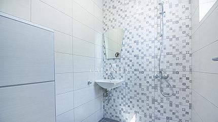 New apartment with three bedrooms and a large terrace in Krastova Vada