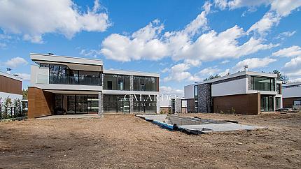 Family house with pool in a paradise complex of houses in the area of Kambanite