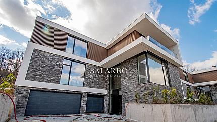 Family house with pool in a paradise complex of houses in the area of Kambanite