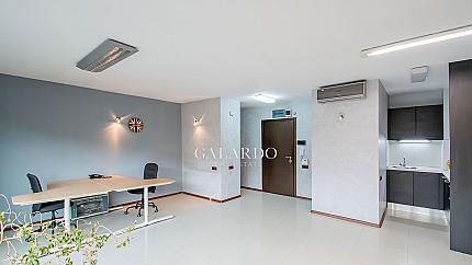 Офис под наем, Център