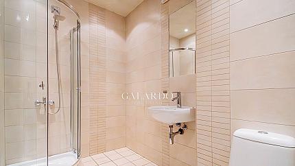 Офис под наем, Център