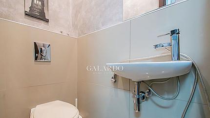 Офис под наем, Център