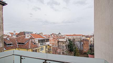 Офис под наем, Център