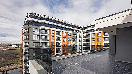 Тристаен пентхаус на ул Рая, Парк Отдих и култура