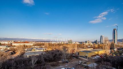 Апартамент с 2 спални и гараж в Младост 1А