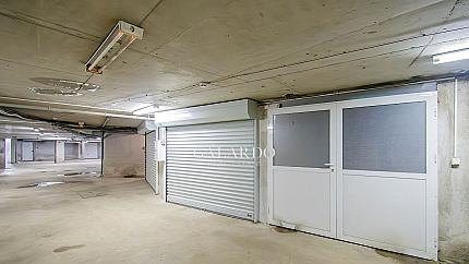 Апартамент с 2 спални и гараж в Младост 1А