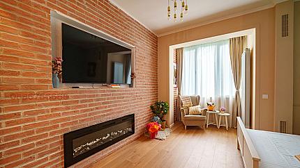 Двустаен  апартамент за продажба  на метри от ул. Оборище