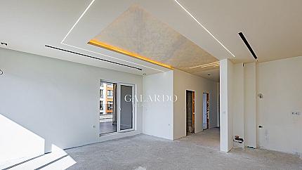 Тристаен пентхаус на ул. Рая