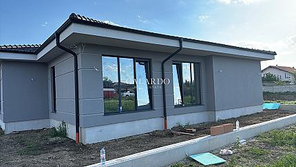 Красива къща с три спални в Оризаре